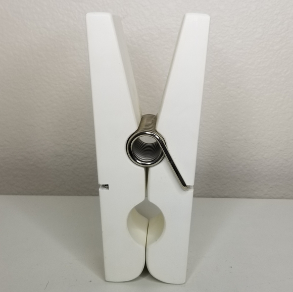 Giant Clothespin Paper Clip Desktop Note Holder 8"x2" - Picture 3 of 8